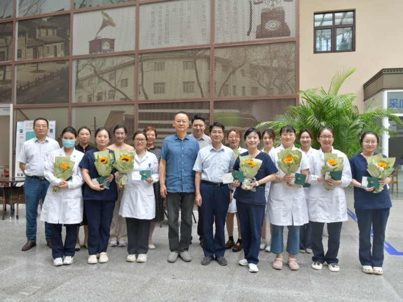致敬医者践初心 银龄共建暖桑榆
